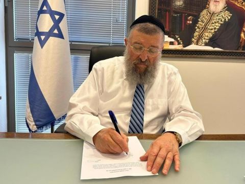 [צילום: תקשורת שר העבודה]