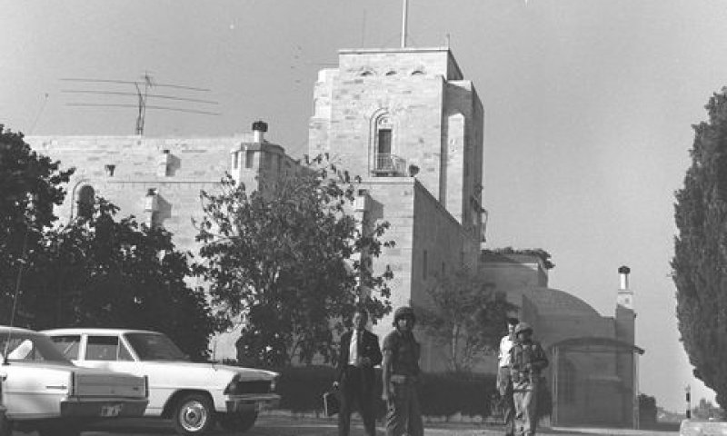 חיילי צה"ל ליד מטה האו"ם בשכונת ארמון הנציב [צילום: לע"מ]