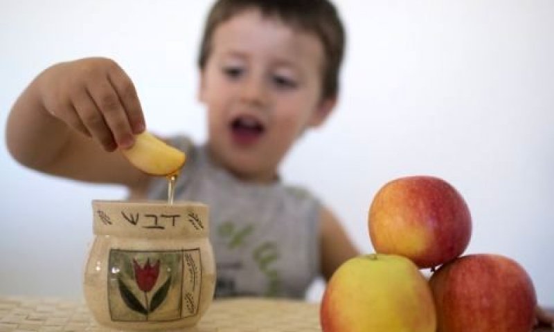 רק עם אבא ואמא והאחים [צילום: פלאש 90]