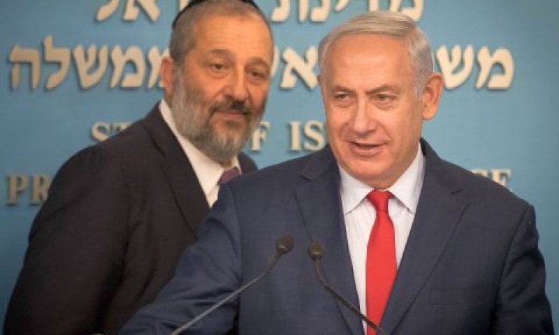נתניהו ודרעי. סוגיה נפיצה [צילום: יונתן זינדל/פלאש 90]