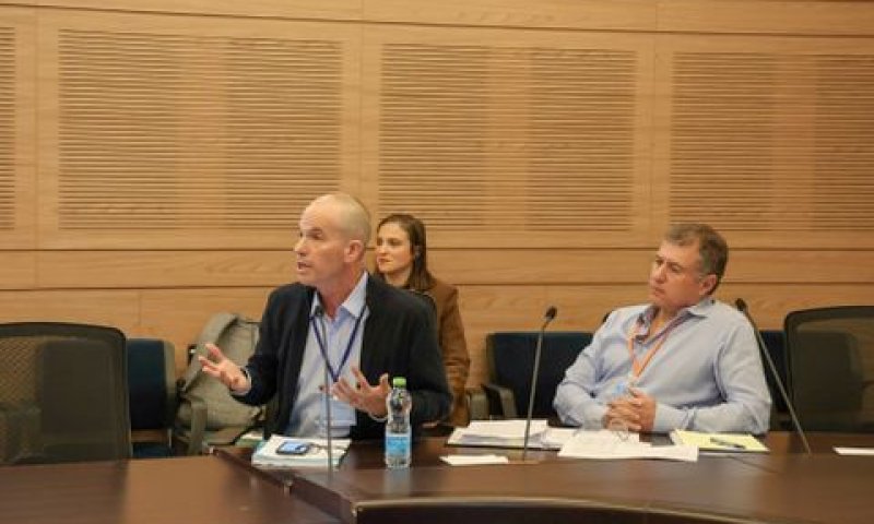 מנכ"ל סופר פארם ניצן לביא בדיון בוועדה [צילום: דני שם טוב, דוברות הכנסת]