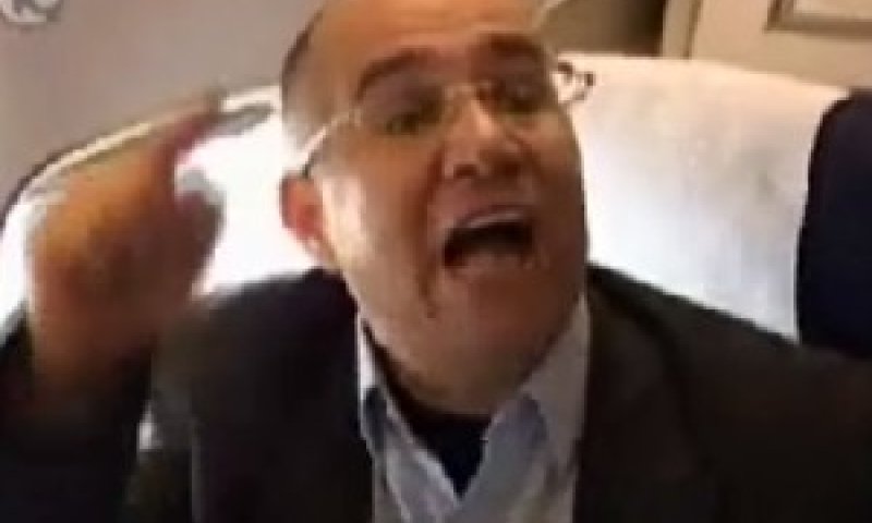 מתפרץ על הכתבים. יונה [צילום: חדשות 10]