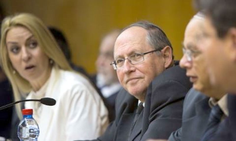 ועדת הבחירות המרכזית, ובמרכזה רובינשטיין [צילום: פלאש 90]