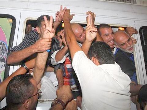 האסירים אחרי השחרור [צילום: AP]