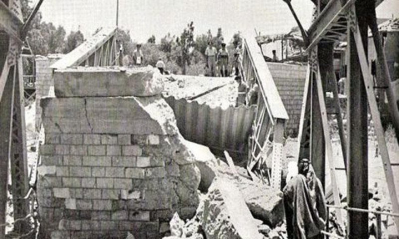 גשר אלנבי לאחר שפוצץ על ידי הפלמ"ח בליל הגשרים