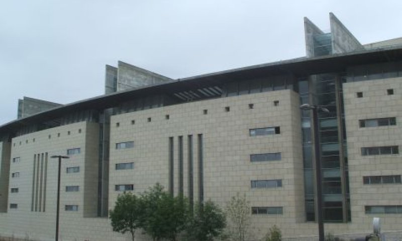 היכל המשפט בחיפה. הקירות רעדו