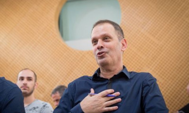 גיל עומר. עוד מתקפה על השר [צילום: יונתן זינדל, פלאש 90]