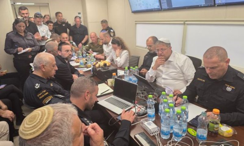 שריפה בירושלים, הערכת מצב בחפ"ק