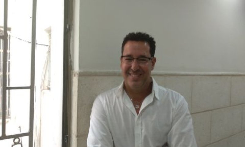 בוצ'ן. "חצי אמת"