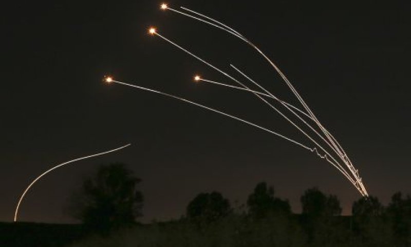יירוט של כיפת ברזל [צילום: אריאל שליט/AP]