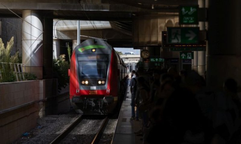תחנת הרכבת בנתב"ג [צילום: חיים גולדברג/פלאש 90]