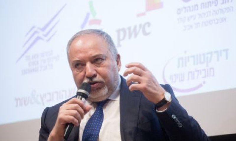 ליברמן. לא שולל ממשלת שמאל צרה ו ממשלת אחדות [צילום: מרים אלסטר/פלאש 90]