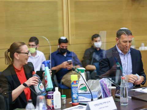 השר כהנא והיו"ר מלינובסקי [צילום: נועם מושקוביץ/דוברות הכנסת]