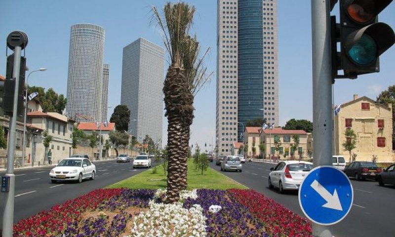 מואשם שצילם את הקריה [צילום: אלי שני]
