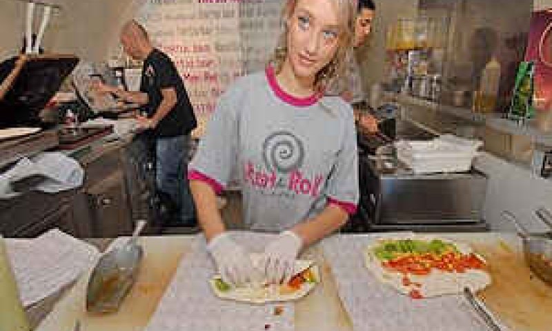 [צילום: מסעדת Meat&Roll בכפר סבא]
