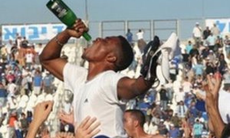 פטי נימבה על גג העולם [צילום: תומר גבאי, ONE]