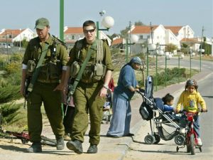 חיילי צה"ל מסיירים בישובי גוש קטיף