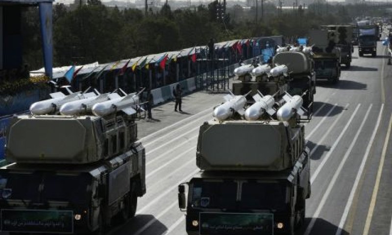 טילים במצעד בטהרן בשבוע שעבר [צילום: וחיד סאלמי, AP]