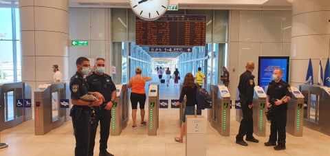 אכיפה בתחנת רכבת בלוד [צילום: דוברות המשטרה]