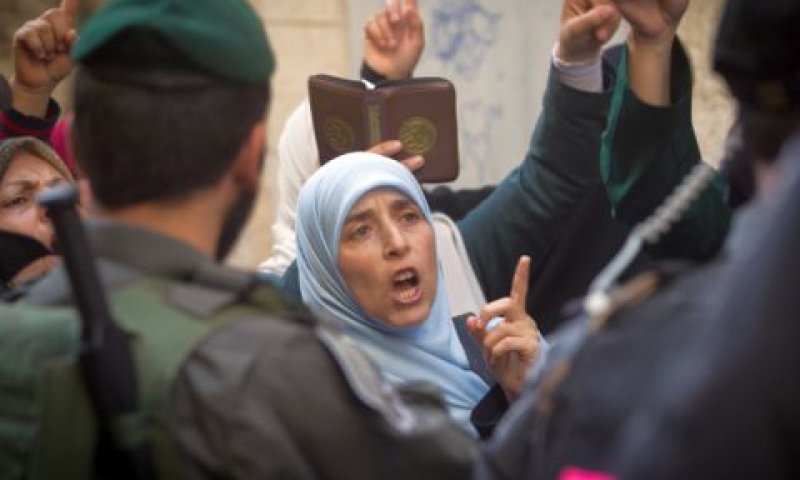 חברת מוראביטון נותרה בחוץ [צילום: מרים אלסטר / פלאש 90]