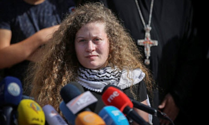 תמימי. ז'אן ד'ארק בפיו של מינצר [צילום: פלאש 90]