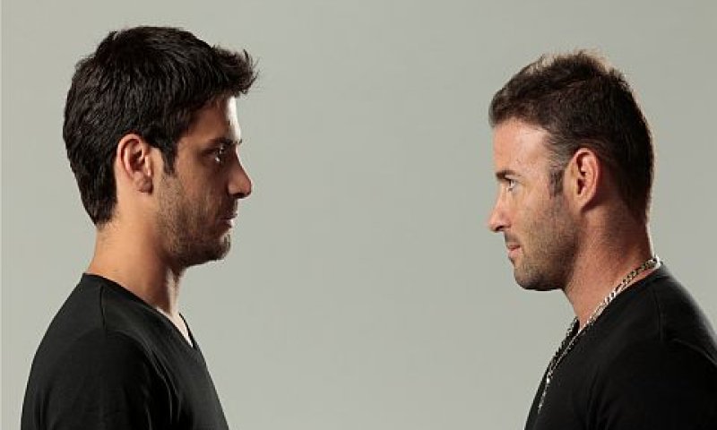 אלירז שדה ונתן בשבקין, מי השולט על השלט? [צילום: מנחם רייס]
