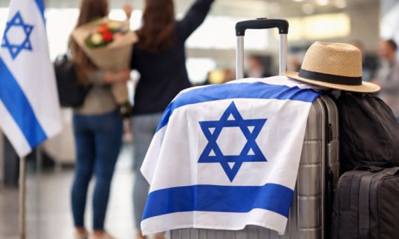 496 ימים בכלא מדורו [עיבוד AI]