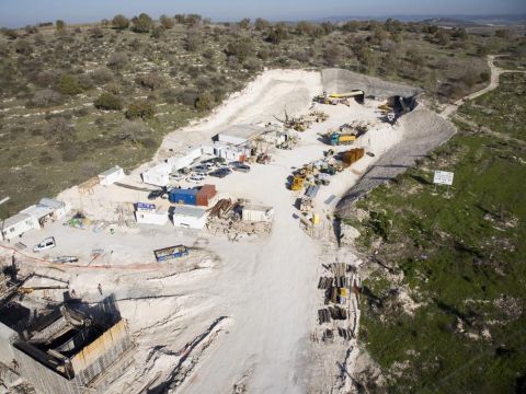 מנהרת ניל"י. מבט מהאוויר על חציבת המנהרה