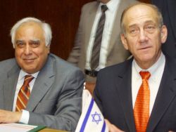 אולמרט בהודו [צילום: ששון תירם]