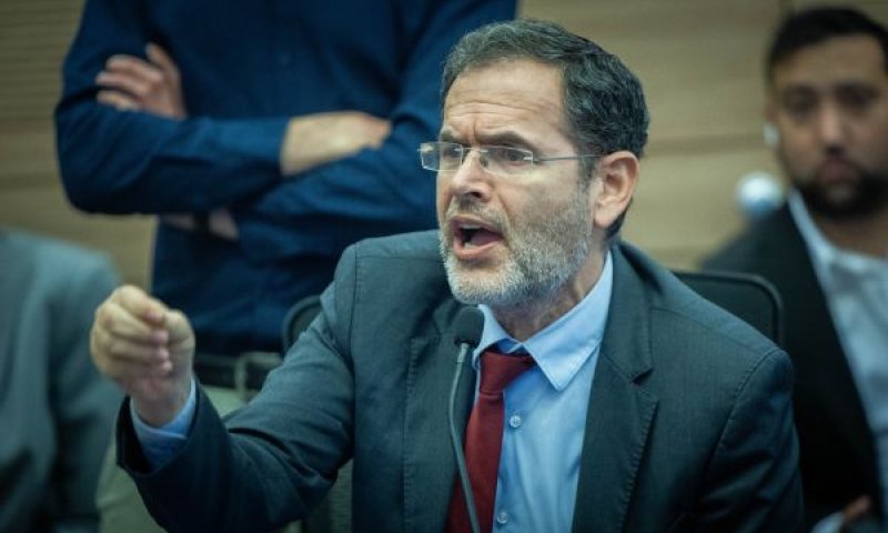 סעדה. התראיין מלשכתו בכנסת [צילום: יונתן זינדל, פלאש 90]