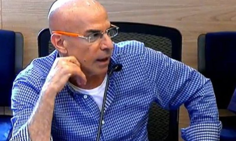 זנה. עימותים עם הוועד, כישלונות וחוסר שביעות רצון ממשלתי [צילום: מן הטלוויזיה]