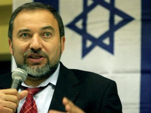 ליברמן, דורש חקירה מהירה; תוקף את המשטרה שמנסה להכשילו, כטענתו