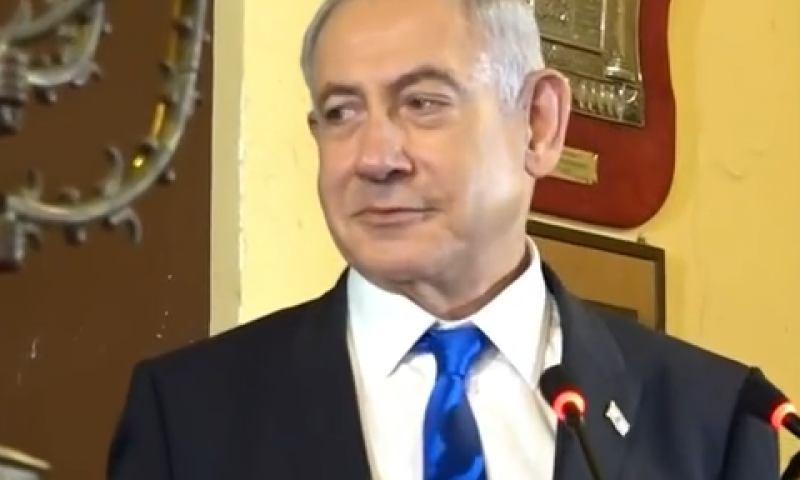 נתניהו בבית הכנסת ברומא [צילום: מתוך שידור חי בחדשות 13]