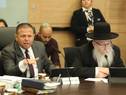 [צילום: יצחק הררי/דוברות הכנסת]