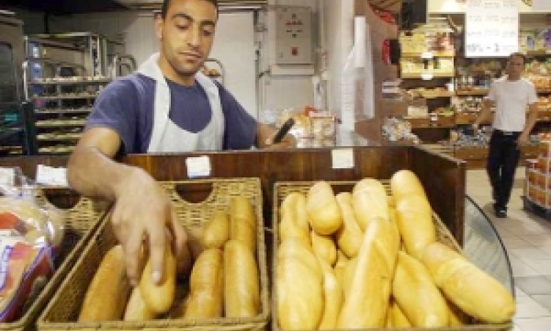 להחריג לחם, חלב, מים וחשמל [צילום: פלאש 90]