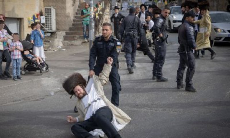 עימות בירושלים ברקע עבודות הרכבת הקלה [צילום: חיים גולדברג/פלאש 90]