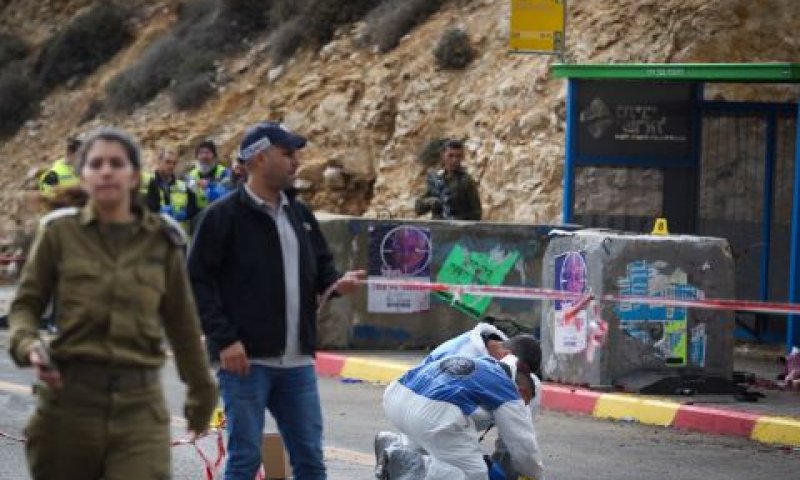זירת הפיגוע בגבעת אסף [צילום: הדס פרוש/פלאש 90]