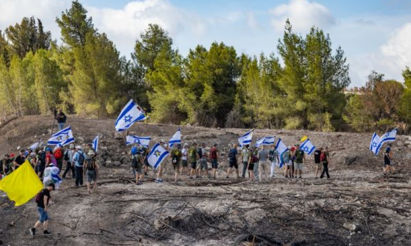 יום העצירה ליד לטרון [צילום: חיים גולדברג/פלאש 90]