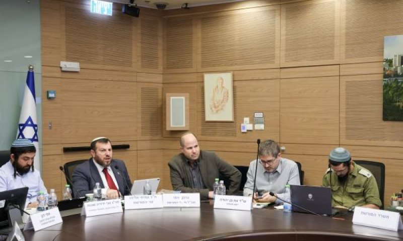 גרנק, אליהו וסוכות [צילום: דני שם-טוב/דוברות הכנסת]