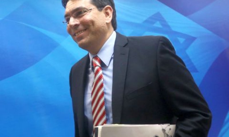 דנון. בדיקה רשמית [צילום: מרק ישראל סאלם]