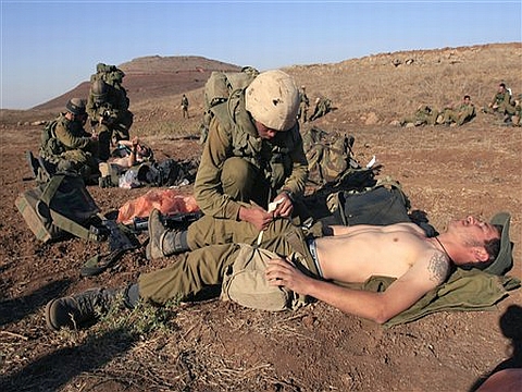 אימון חובשים. "מי יכול לשים חוסם עורקים?"