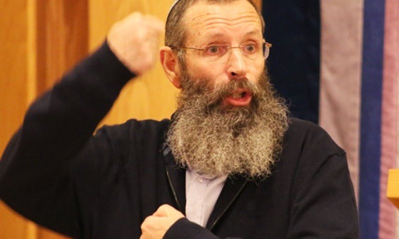 הרב לוינשטיין. שיעור [צילום: איציק וולף]