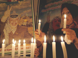 מתפללים לשלומו של ערפאת