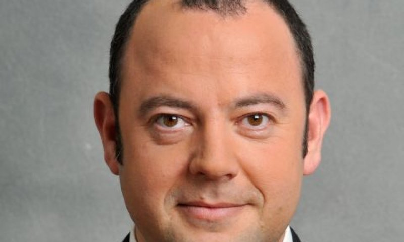ניר מנדלוביץ', נציג בנק "דרייפוס" בישראל