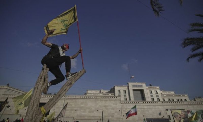 שגרירות אירן בביירות [צילום: חסן עמר/AP]