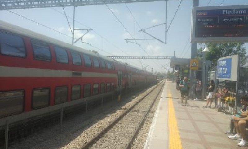 תחנת הרכבת אשדוד עד הלום [צילום: איתמר לוין]