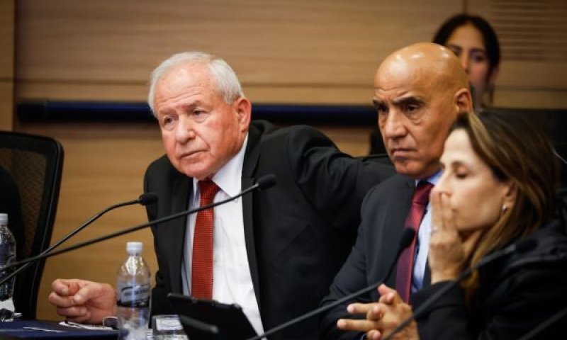 דיכטר וחברי האופוזיציה [צילום: נועם מושקוביץ/דוברות הכנסת]