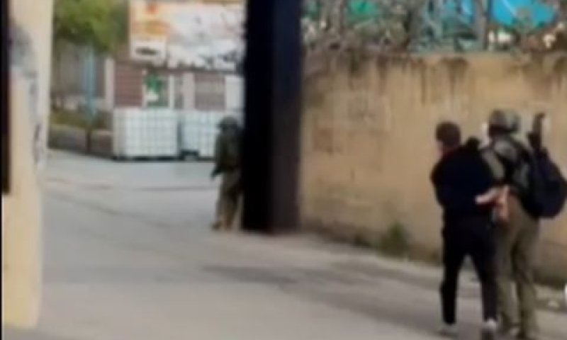 מעצר מבוקש בג'נין כפי שצולמה מאחד החלונות