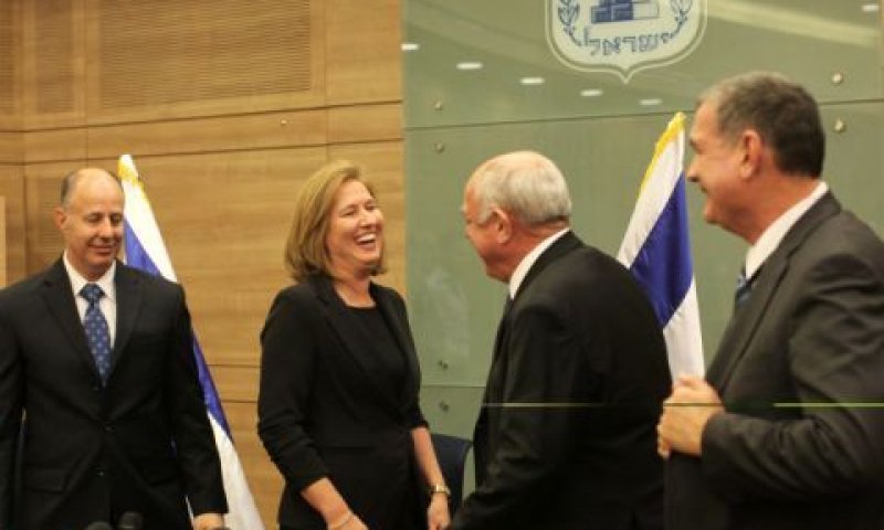 רמון ולבני. שרי המשפטים לשעבר תוקפים [צילום: פלאש 90]