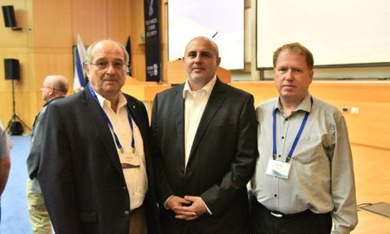 פרופ' אלי ביהם, ד"ר אביתר מתניה ופרופ' פרץ לביא [צילום: ניצן זוהר]